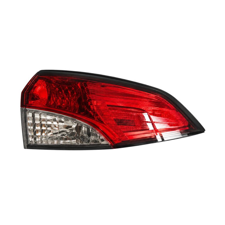 L 81561-12D10 TOYOTA Corolla '17 Middle East Type / Corolla '20 / Hiace Van '93-94 Tail Light Assembly